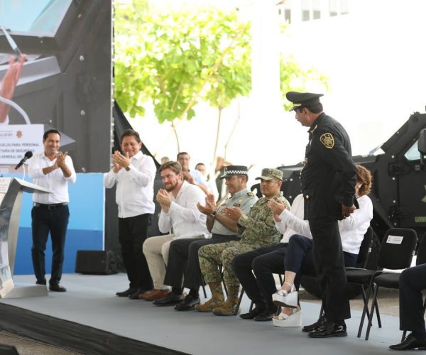 BIEN ARROPADOS LOS HÉROES SIN CAPA