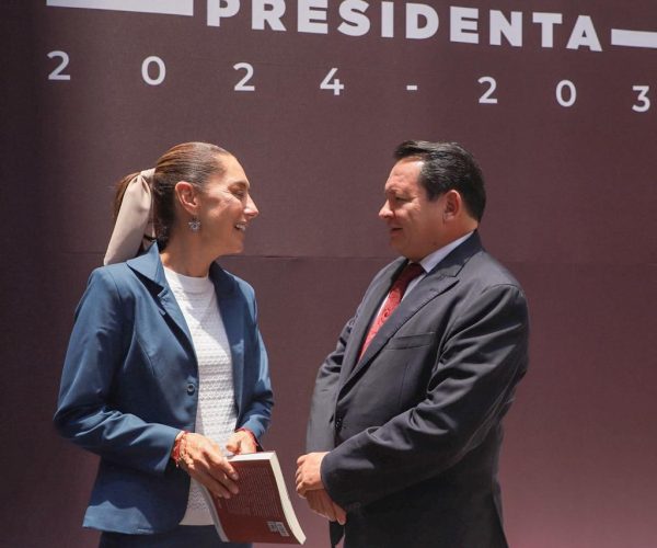 HUACHO EXPUSO LAS BONDADES DEL RESURGIMIENTO MAYA