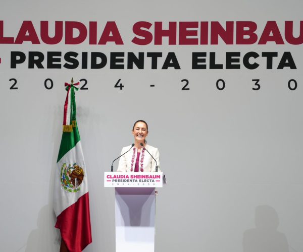 SIGAMOS HACIENDO DE MÉXICO UNA GRÁN NACIÓN