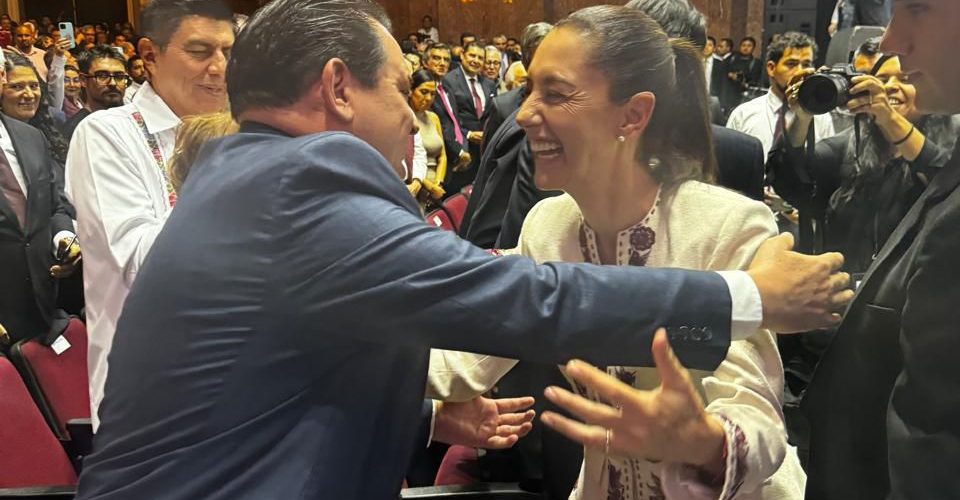 EN UN AMBIENTE DE FIESTA DEMOCRÁTICA