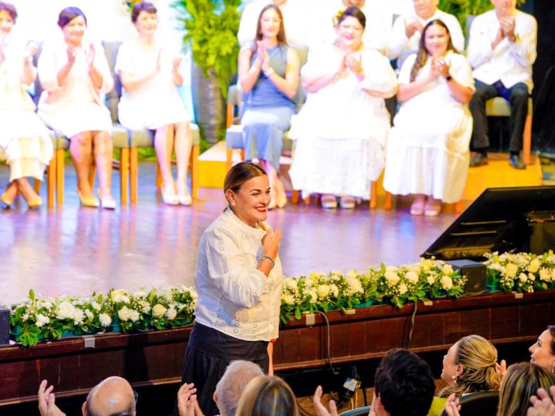 CECILIA PATRÓN  ASISTE AL TERCER INFORME