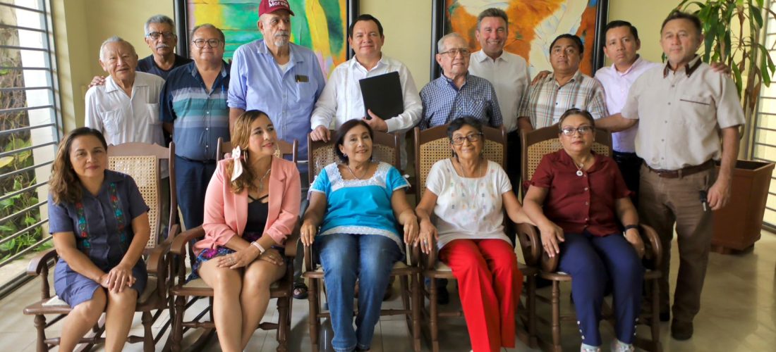 HUACHO SE REUNE CON FUNDADORES DE MORENA