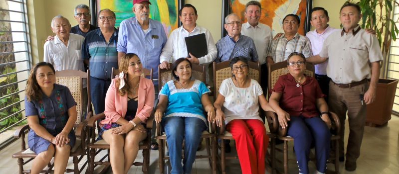 HUACHO SE REUNE CON FUNDADORES DE MORENA