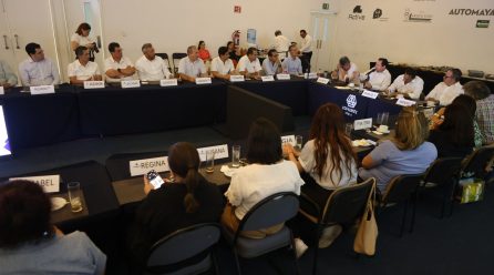 EMPRESARIOS Y GOBIERNO DE LA MANO POR LOS YUCATECOS