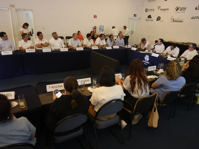 EMPRESARIOS Y GOBIERNO DE LA MANO POR LOS YUCATECOS