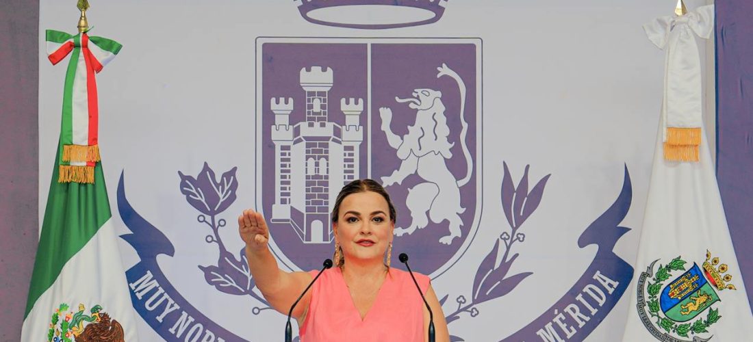 CECI LE DA UN NUEVO ROSTRO AL AYUNTAMIENTO MERIDANO