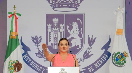 CECI LE DA UN NUEVO ROSTRO AL AYUNTAMIENTO MERIDANO