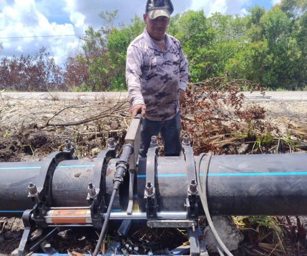 A BUEN PASO LA REPARACIÓN DE LA TUBERÍA DAÑADA