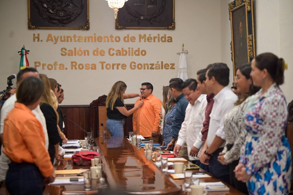 REGIDOR NARANJA RINDE PROTESTA