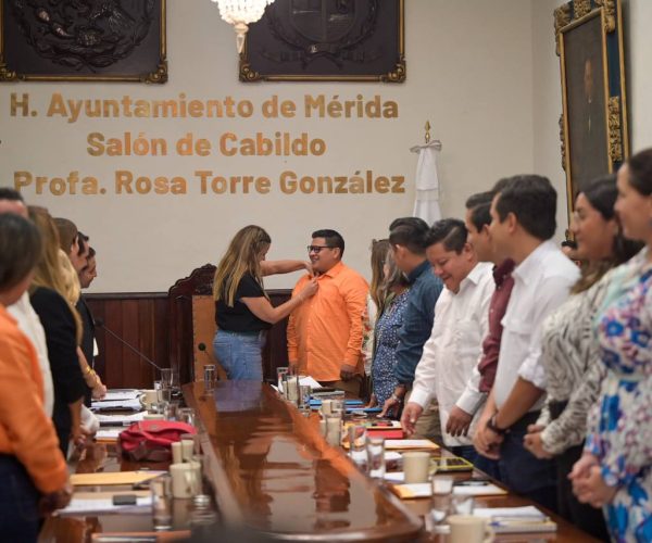 REGIDOR NARANJA RINDE PROTESTA