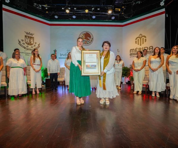 SESIÓN SOLEMNE EN EL CABILDO MERIDANO