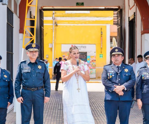 ALCALDESA AGRADECE EL TRABAJO DE LOS POLICÍAS MUNICIPALES