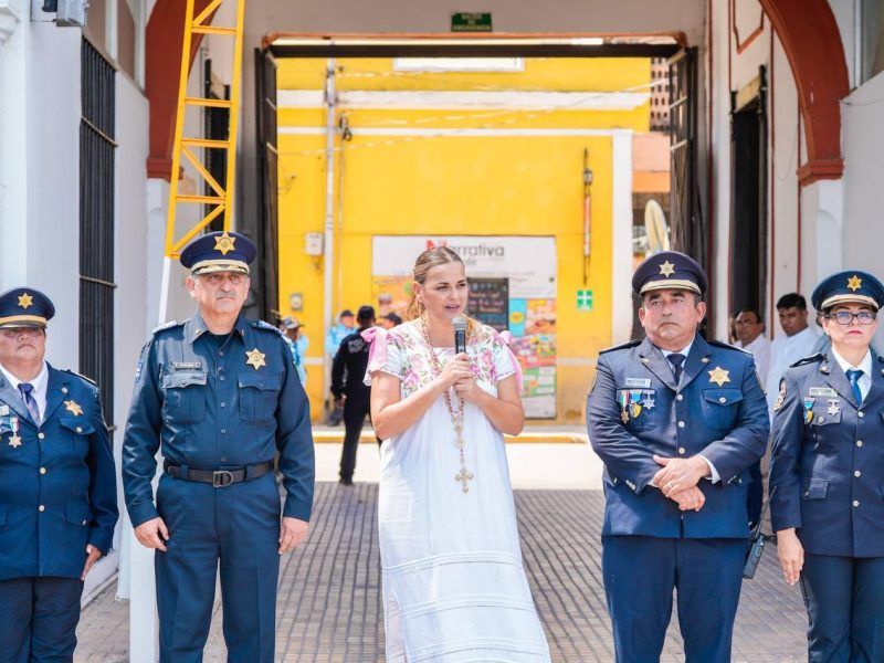 ALCALDESA AGRADECE EL TRABAJO DE LOS POLICÍAS MUNICIPALES