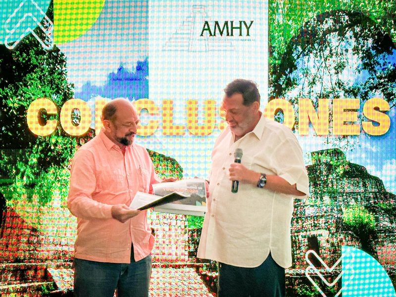 AMHY ENTREGA A SEFOTUR PROPUESTAS TURÍSTICAS