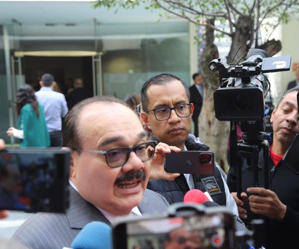 NO SE LE ESTÁ QUITANDO NADA A NADIE: JCRM
