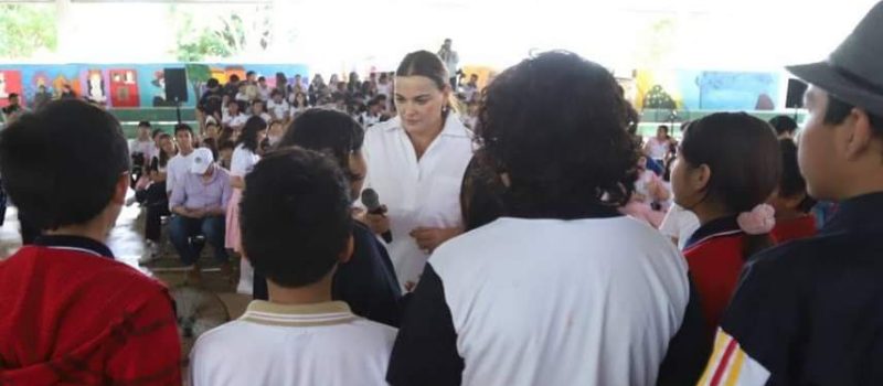 JUNTOS PODEMOS LOGRAR UN FUTURO MEJOR: CPL