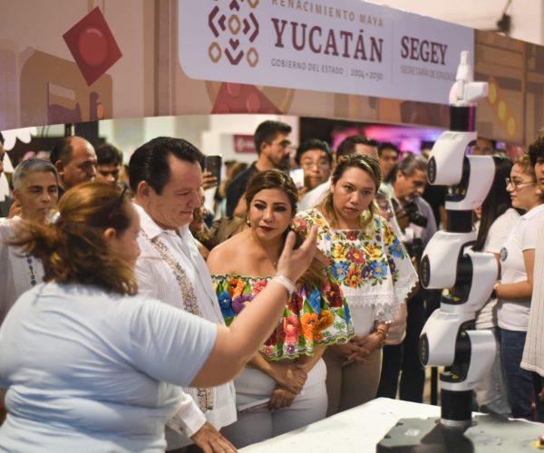 HUACHO RECORRE LAS INSTALACIONES DE        X´MATKUIL