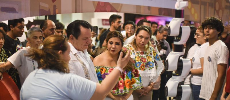 HUACHO RECORRE LAS INSTALACIONES DE        X´MATKUIL