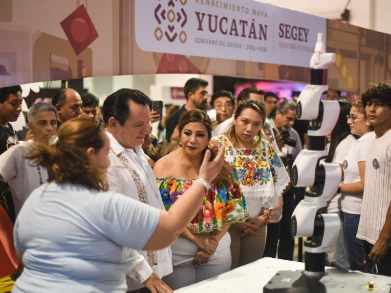 HUACHO RECORRE LAS INSTALACIONES DE        X´MATKUIL