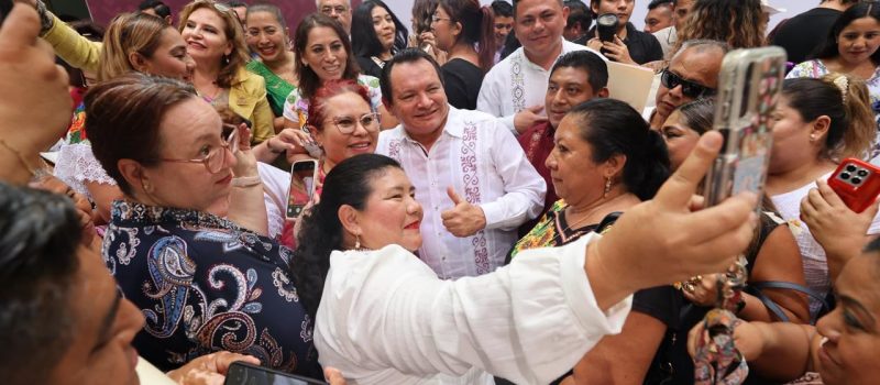 HUACHO DE LA MANO CON LAS YUCATECAS