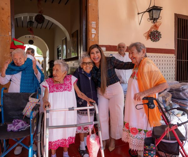 CASI MIL APARATOS DE MOVILIDAD ENTREGA EL DIF