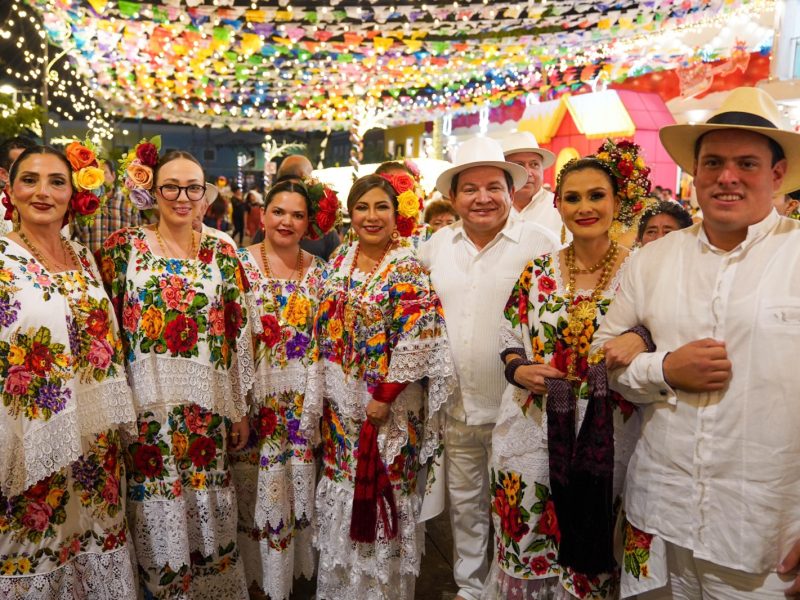 YA TIENE REYNA LAS FIESTAS DE TIZIMÍN