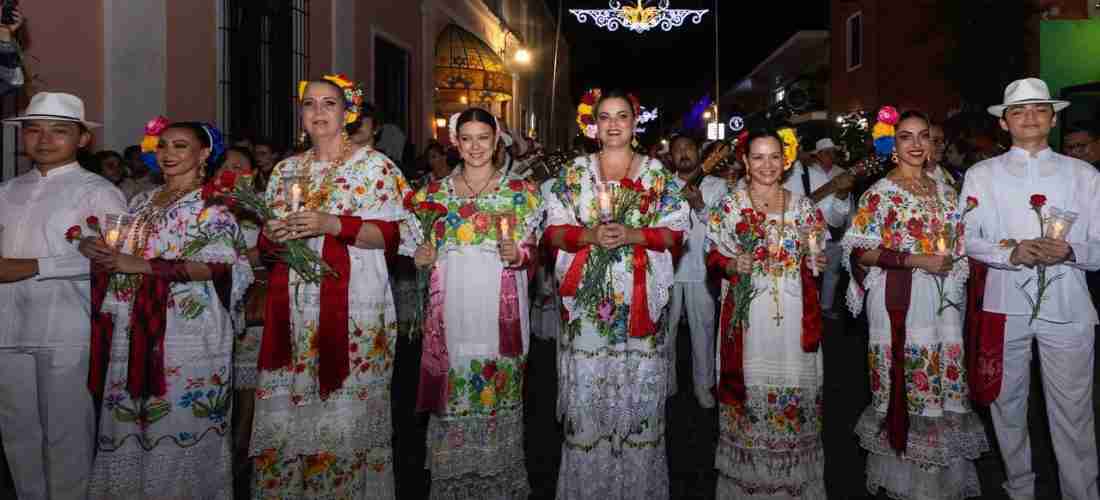 CECI PATRÓN ENCABEZA LAS MAÑANITAS A MÉRIDA