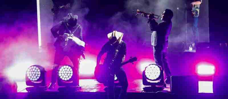 NORTEC: BOSTICH+FUSSIBLE PRENDE A MERIDANOS