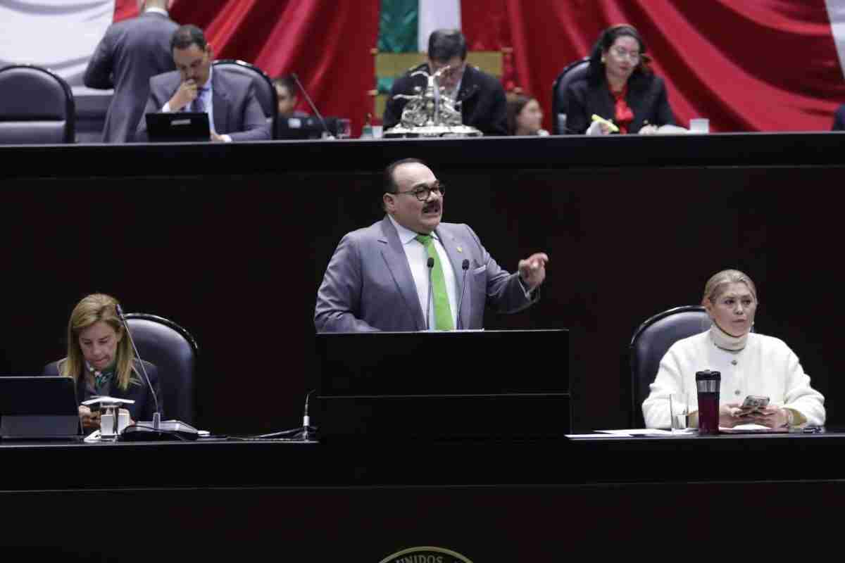 NO SE TRATA DE COLORES HAY QUE JALAR EN LA MISMA DIRECCIÓN