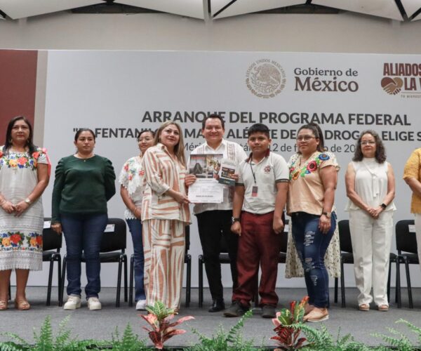 “EL FENTNILO TE MATA” ELIGE SER FELIZ