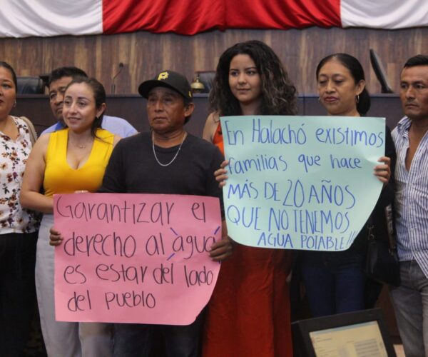 EL AGUA NO ES UN LUJO ES UN DERECHO HUMANO: MC