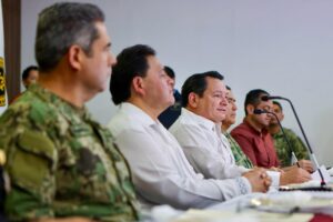 A CERRAR FILAS Y SUMAR ESFUEZOS POR EL BIEN DE YUCATÁN