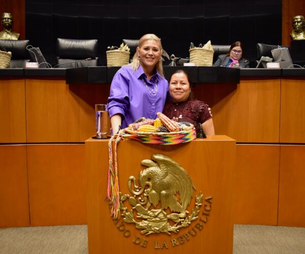 MAÍCES NATIVOS SIMBOLO DE IDENTIDAD NACIONAL