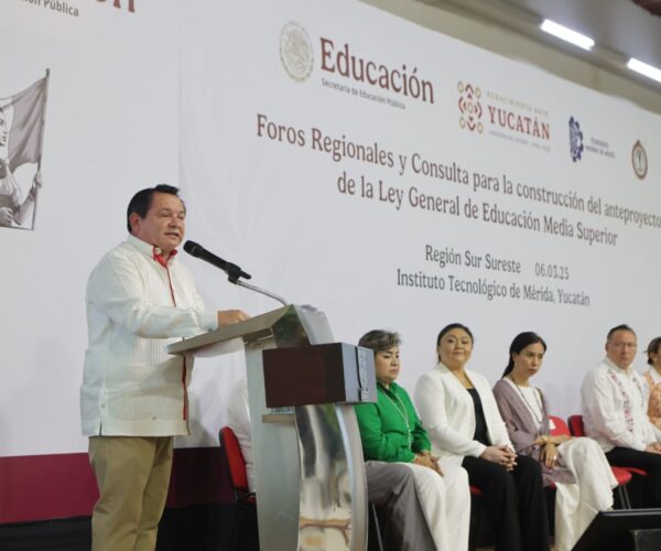 SE REALIZAN FOROS REGIONALES Y DE CONSULTA