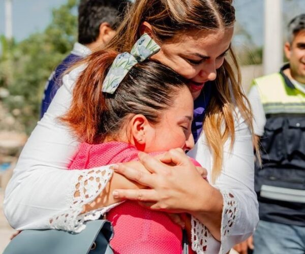 LA NUEVA FORMA DE GOBERNAR ES DE LA MANO CON LAS MUJERES
