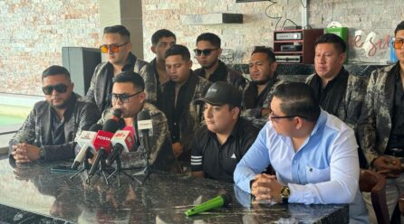 R15 “SE LAVA LAS MANOS”