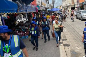 BANQUETAS LIBRES PARA TRANSEÚNTES