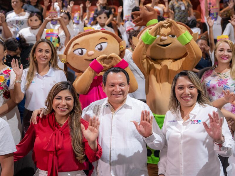 DE LA MANO YAKU,KANÁN Y EL DIF YUCATÁN POR LA INFANCIA