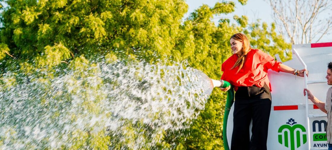 CON RIEGO ESTRATEGICO EL AYUNTAMIENTO AFRONTA LA TEMPORADA DE CALOR