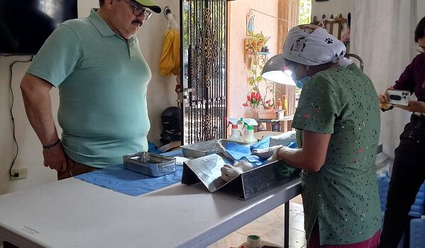 PERROS Y GATOS SON MASCOTAS MÁS FELICES Y SANAS