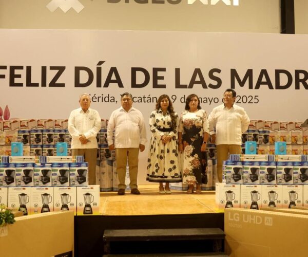 RECONOCEN LA DEDICACIÓN Y ESFUERZO DE MADRES TRABAJADORAS