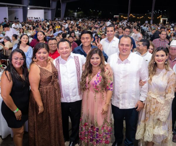 HUACHO COMPROMETIDO CON EL MAGISTERIO