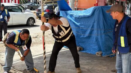 SE ATIENDE QUEJA DE VECINOS POR OBSTRUCIÓNY SUCIEDAD