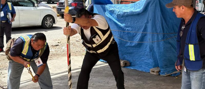 SE ATIENDE QUEJA DE VECINOS POR OBSTRUCIÓNY SUCIEDAD