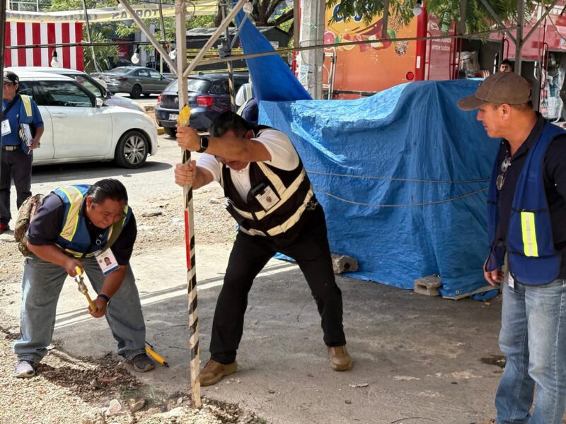 SE ATIENDE QUEJA DE VECINOS POR OBSTRUCIÓNY SUCIEDAD