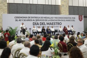 EL MAGISTERIO ES EL CAMBIO PROFUNDO EN YUCATÁN: JDM