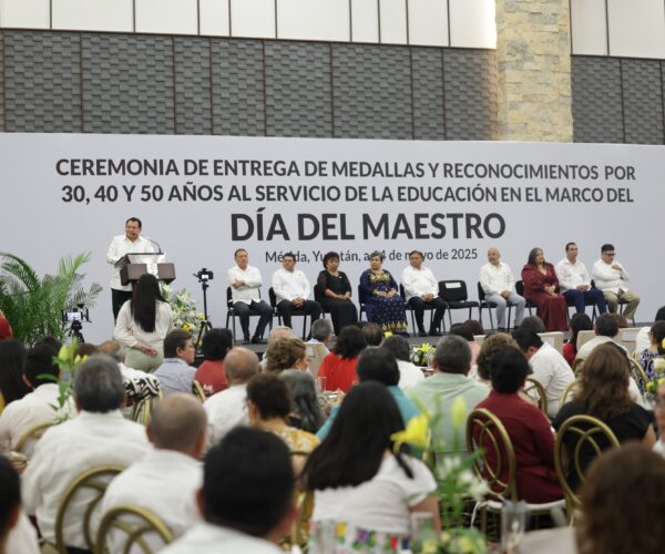 EL MAGISTERIO ES EL CAMBIO PROFUNDO EN YUCATÁN: JDM