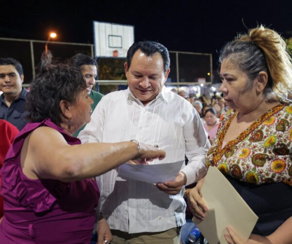 HUACHO MANTIENE DÍALOGOS CON EL PUEBLO EN CD CAUCEL