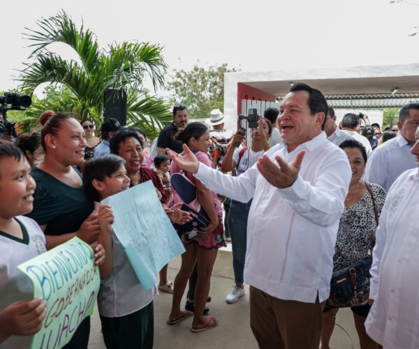 ESTUDIANTES DE KANASÍN ESTRENAN ESCUELA