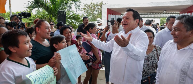 ESTUDIANTES DE KANASÍN ESTRENAN ESCUELA